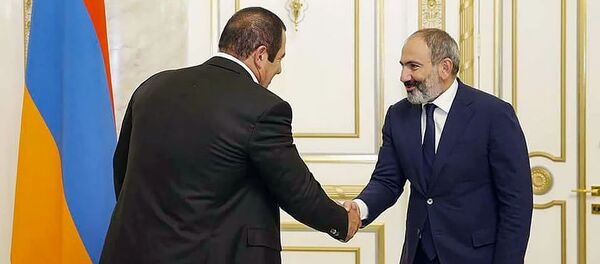 Встреча премьер-министра Никола Пашиняна и председателя партии Процветающая Армения Гагика Царукяна (8 октября 2018). Еревaн - Sputnik Արմենիա