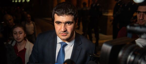 Пресс-секретарь премьер-министра Армении Арман Егоян встретился с журналистами после встречи Пашинян-Царукян (8 октября 2018). Еревaн - Sputnik Армения