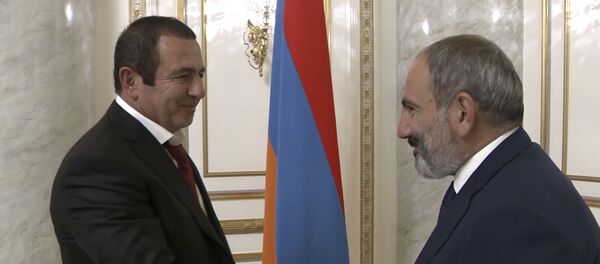 Նիկոլ Փաշինյանը և Գագիկ Ծառուկյանը ստորագրեցին հուշագիր. դեկտեմբերին արտահերթ աժ ընտրություններ անցկացնելու վերաբերյալ - Sputnik Արմենիա