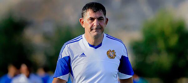 Главный тренер сборной Армении по футболу Армен Гюльбудагянц - Sputnik Армения