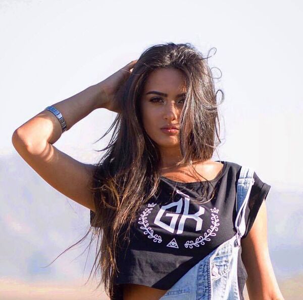 Вкусности поглощали большими порциями: откровения участницы Мисс Земля от Армении Вкусности поглощали большими порциями: откровения участницы Мисс Земля от Армении - Sputnik Армения