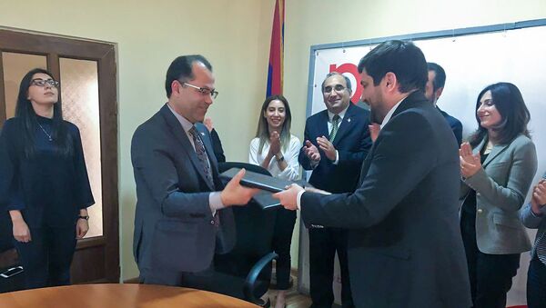 Подписание договора об основании в Армении завода по производству пищевых добавок - Sputnik Армения