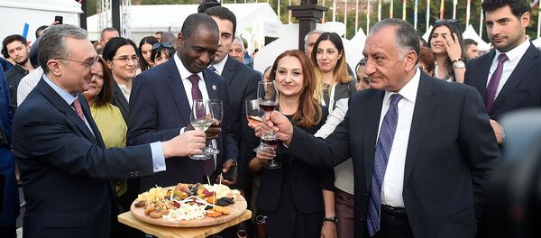 Официальное открытие городка Франкофонии на площади Свободы (9 октября 2018). Еревaн Официальное открытие городка Франкофонии на площади Свободы (9 октября 2018). Еревaн - Sputnik Армения