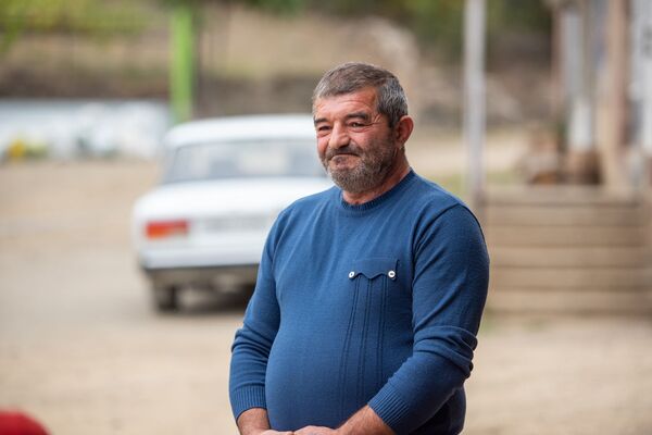 Интерпол не может найти того, кто играл в прятки в селе Коти: иной портрет Вано Сирадегяна - Sputnik Армения