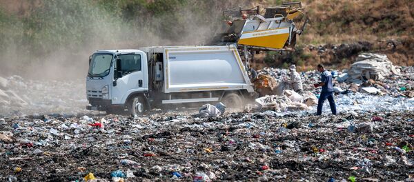 Мусорная свалка в Нубарашене - Sputnik Արմենիա