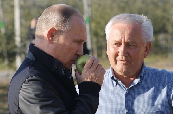 Я ж что приехал? Пообедать! Путин пообщался с народом без всякой красовки  - Sputnik Армения