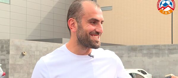 Յուրա Մովսիսյան «Ֆուտբոլիստների համար ամենակարևորը երկրպագուներն են» Յուրա Մովսիսյան «Ֆուտբոլիստների համար ամենակարևորը երկրպագուներն են» - Sputnik Արմենիա