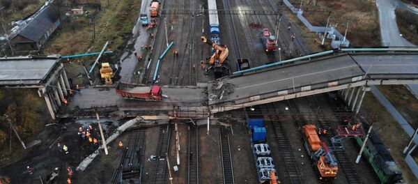 Обрушение моста на ж/д пути в Амурской области Обрушение моста на ж/д пути в Амурской области - Sputnik Армения