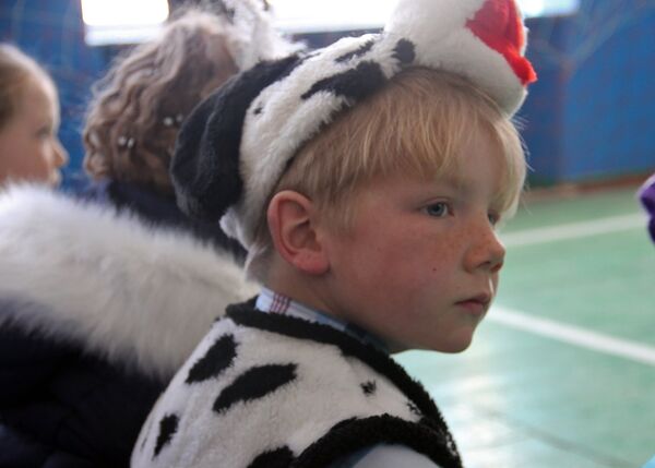 Новогодний утренник в Фиолетовской средней школе Новогодний утренник в Фиолетовской средней школе - Sputnik Արմենիա