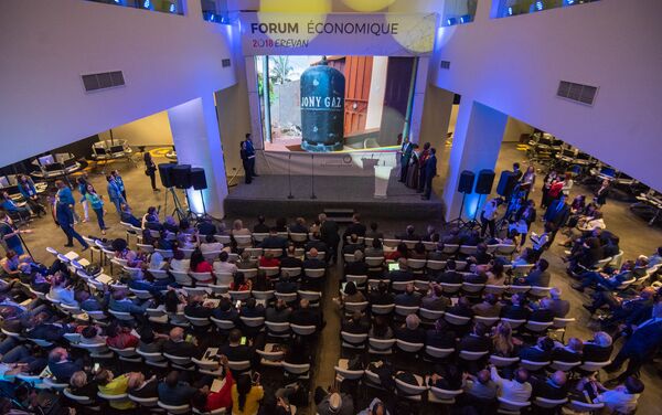 Чего не хватает современным гаджетам: секреты раскрыл французский отец интернета Пузен - Sputnik Армения