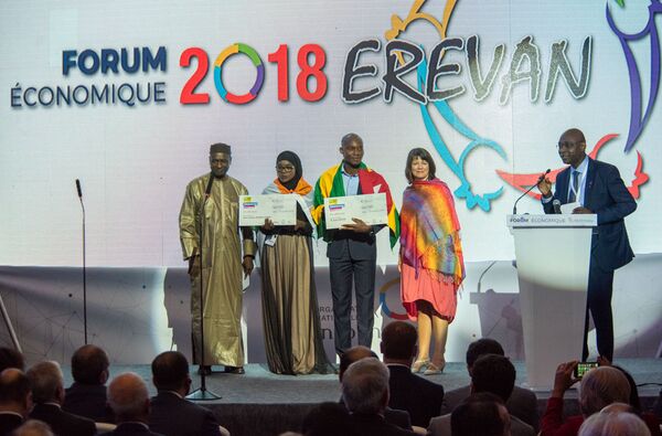 Чего не хватает современным гаджетам: секреты раскрыл французский отец интернета Пузен - Sputnik Армения