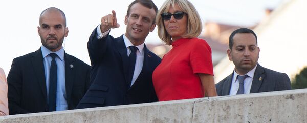 Президент Франции Эммануэль Макрон с супругой Брижит прогулялись по столице (11 октября 2018). Еревaн - Sputnik Армения