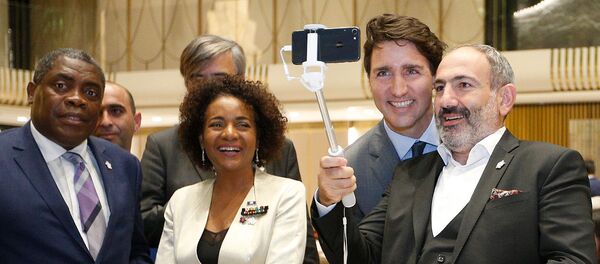 От имени премьер-министра Никол Пашиняна в честь 17-го саммита Франкофонии , был дан государственный ужин (11 октября 2018). Еревaн От имени премьер-министра Никол Пашиняна в честь 17-го саммита Франкофонии , был дан государственный ужин (11 октября 2018). Еревaн - Sputnik Արմենիա