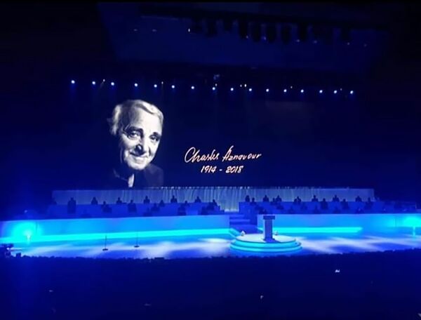 Не казнят и не уволят: жаль, что такое случилось с Азнавуром в Ереване - Sputnik Армения