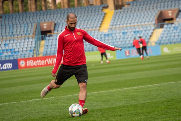 Армения – Италия: кого и почему из армянских футболистов не вызвали в сборную? Армения – Италия: кого и почему из армянских футболистов не вызвали в сборную? - Sputnik Армения