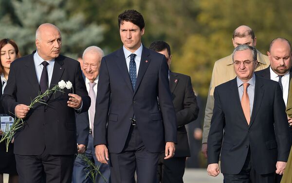 Կանադայի վարչապետը ծաղիկներ խոնարհեց Ծիծեռնակաբերդի անմար կրակի մոտ - Sputnik Արմենիա