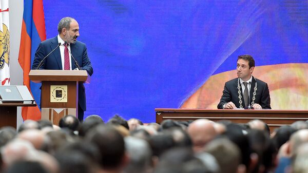Речь премьер-министра Армении Никола Пашиняна на инаугурации мэра Еревана (13 октября 2018). Еревaн - Sputnik Արմենիա