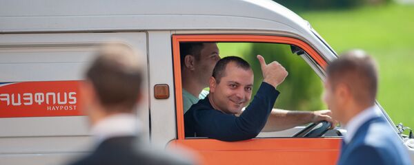 Мэр Еревана Айк Марутян в ожидании гостей перед церемонией инаугурации (13 октября 2018). Еревaн - Sputnik Армения