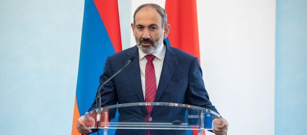 Премьер-министров Армении Никол Пашинян на брифинге с премьер-министром Канады Джастином Трюдо (13 октября 2018). Еревaн - Sputnik Армения