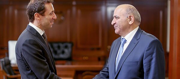 Мэр Еревана Айк Марутян встретился с мэром Степанакерта Суреном Григоряном (13 октября 2018). Еревaн Мэр Еревана Айк Марутян встретился с мэром Степанакерта Суреном Григоряном (13 октября 2018). Еревaн - Sputnik Армения