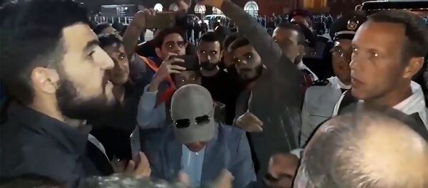 Футбольные болельщики хотели встретиться с футболистами сборной - Sputnik Армения