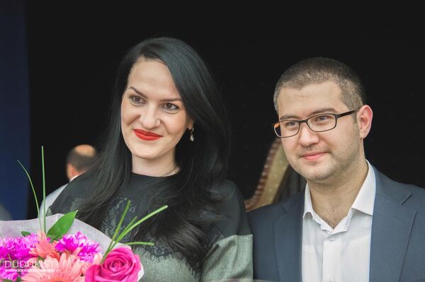 Российская звезда в свите Аллы Пугачевой не ходит, но заражает любовью к армянскому дудуку - Sputnik Армения