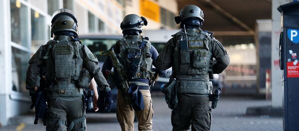 Полиция закрыла железнодорожную станцию в немецком Кельне закрыта после захвата заложников (15 октября 2018). Кельн - Sputnik Армения