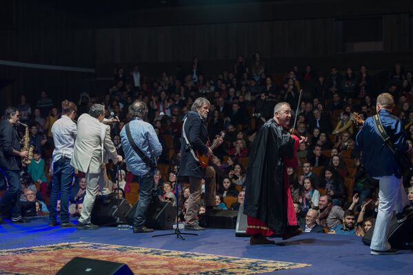 Концерт Эмира Кустурицы в Ереване. 25.12.2015 - Sputnik Армения