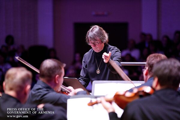 Чудесный концерт в Ереване – Пашинян опубликовал фото с Юрием Башметом - Sputnik Армения