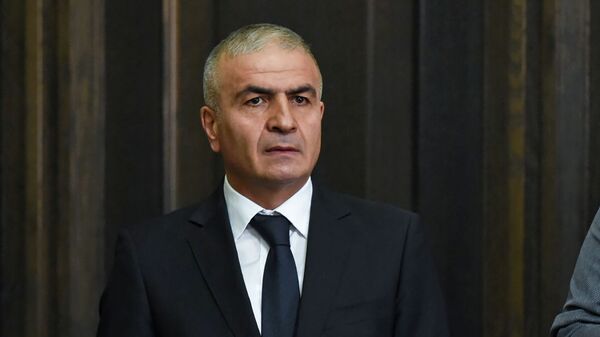 Губернатор Сюника Унан Погосян на заседании Правительства Армении (16 октября 2018). Еревaн - Sputnik Армения