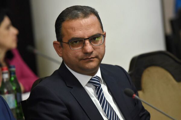 Сырье под ногами, или Как рудники испортили экономические показатели Армении Сырье под ногами, или Как рудники испортили экономические показатели Армении - Sputnik Армения