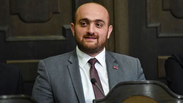 Губернатор Арагацотна Давид Григорян на заседании Правительства Армении (16 октября 2018). Еревaн - Sputnik Արմենիա