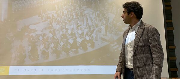 Пресс-конференция дирижера Государственного симфонического оркестра Армении Сергея Смбатяна (16 октября 2018). Еревaн - Sputnik Արմենիա