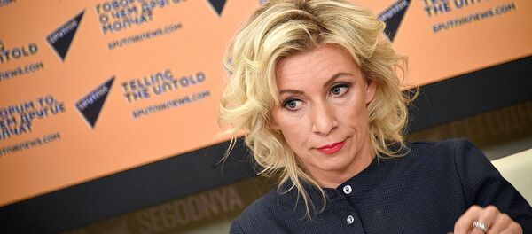 Мария Захарова во время телемоста Москва-Тбилиси-Таллинн-Кишинев (16 октября 2018). Москвa Мария Захарова во время телемоста Москва-Тбилиси-Таллинн-Кишинев (16 октября 2018). Москвa - Sputnik Արմենիա