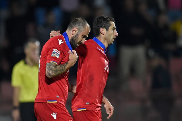 Мхитарян задвинул Борнмут: Эмери доверяет армянскому футболисту - Sputnik Армения