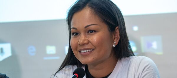 Ариана Каоили на пресс-конференции по теме 1900 км, 1 храбрая женщина, 100 сельских дерей (17 октября 2018). Еревaн Ариана Каоили на пресс-конференции по теме 1900 км, 1 храбрая женщина, 100 сельских дерей (17 октября 2018). Еревaн - Sputnik Армения