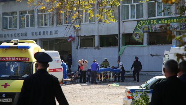У Политехнического колледжа в Керчи, в котором произошел взрыв. - Sputnik Արմենիա