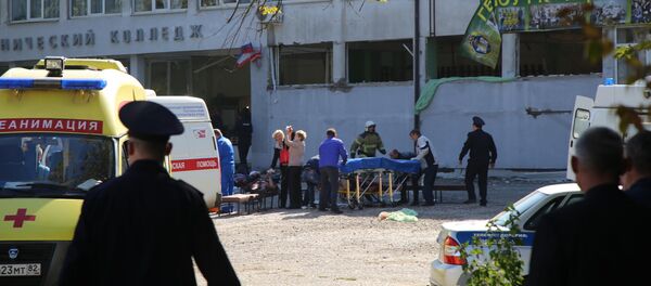 У Политехнического колледжа в Керчи, в котором произошел взрыв. У Политехнического колледжа в Керчи, в котором произошел взрыв. - Sputnik Արմենիա