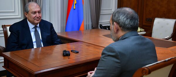 Встреча врио премьер-министра Никола Пашиняна и президента Армена Саркисяна (17 октября 2018). Еревaн - Sputnik Արմենիա