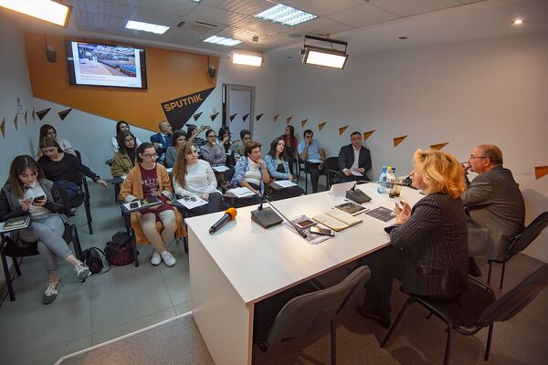 Уникальный проект SputnikPro: журналисты устроили мозговой штурм в режиме онлайн - Sputnik Армения