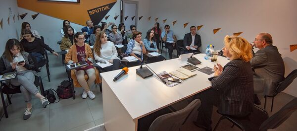 Мастер-класс с участием руководителей пресс-центров Армении в мультимедийном пресс-центре Sputnik Армения в рамках нового модуля образовательной программы SputnikPro (18 октября 2018). Еревaн Мастер-класс с участием руководителей пресс-центров Армении в мультимедийном пресс-центре Sputnik Армения в рамках нового модуля образовательной программы SputnikPro (18 октября 2018). Еревaн - Sputnik Արմենիա