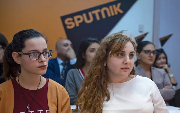 Мастер-класс с участием руководителей пресс-центров Армении в мультимедийном пресс-центре Sputnik Армения в рамках нового модуля образовательной программы SputnikPro (18 октября 2018). Еревaн Мастер-класс с участием руководителей пресс-центров Армении в мультимедийном пресс-центре Sputnik Армения в рамках нового модуля образовательной программы SputnikPro (18 октября 2018). Еревaн - Sputnik Армения