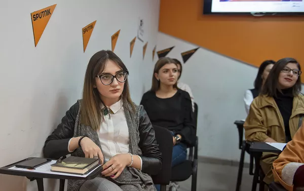 Мастер-класс с участием руководителей пресс-центров Армении в мультимедийном пресс-центре Sputnik Армения в рамках нового модуля образовательной программы SputnikPro (18 октября 2018). Еревaн Мастер-класс с участием руководителей пресс-центров Армении в мультимедийном пресс-центре Sputnik Армения в рамках нового модуля образовательной программы SputnikPro (18 октября 2018). Еревaн - Sputnik Армения