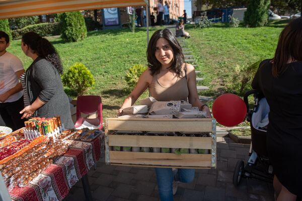 Погадай на суженого, или Как кофейно-чайный фестиваль в Ереване околдовал россиян - Sputnik Армения