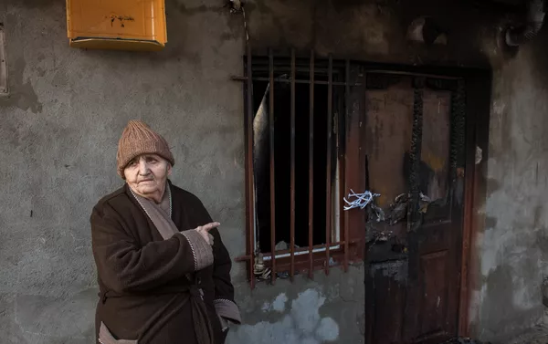 Пожар в Ереване. Сгорело два жилых дома, погибло 3 человека Пожар в Ереване. Сгорело два жилых дома, погибло 3 человека - Sputnik Армения