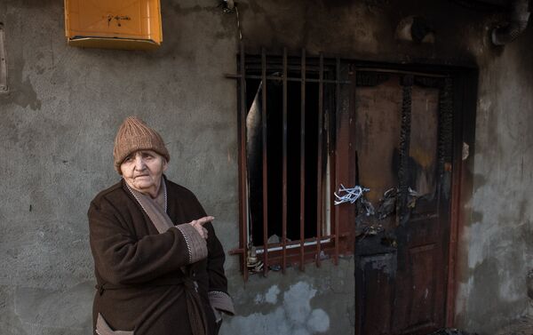 Пожар в Ереване. Сгорело два жилых дома, погибло 3 человека - Sputnik Армения
