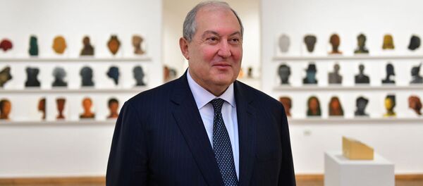 Президент Армении Армен Саркисян посетил посольство Германии в Армении (19 октября 2018). Еревaн Президент Армении Армен Саркисян посетил посольство Германии в Армении (19 октября 2018). Еревaн - Sputnik Армения