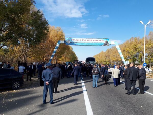 Ситуация на трассе Ереван-Севан напряженная — началась потасовка - Sputnik Армения