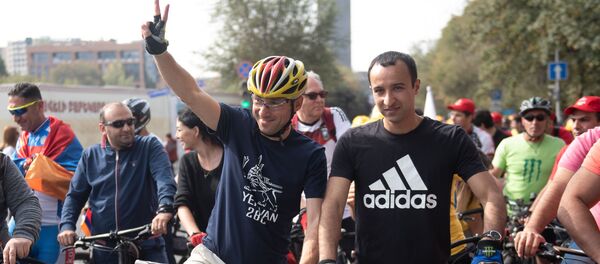 Айк Марутян на велопробеге «Я влюблен в тебя, Ереван» Айк Марутян на велопробеге «Я влюблен в тебя, Ереван» - Sputnik Արմենիա