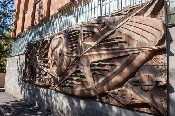 Барельефы Еревана Барельефы Еревана - Sputnik Армения